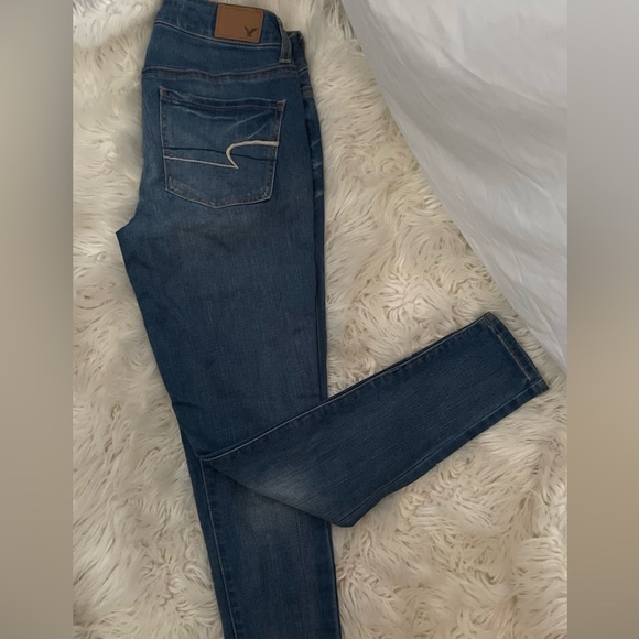 American Eagle skinny jeans. Sz 2 short stretch - Picture 3 of 4